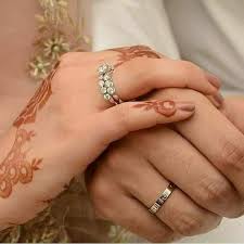 Pin By Amreen Ali On Hand Wedding Rings Engagement Wedding Couples Photography Hand With Ring