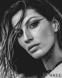 A moda sempre amou celebrar essa dinâmica, seja com capas de revista que marcaram história, como gisele bündchen e vania nonnenmacher na vogue brasil de outubro 2018, cindy crawford e kaia. Naturlich Schon Gisele Bundchen Und Ihre Mutter Im Beauty Talk Vogue Germany