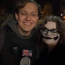 Should we buy tickets or wristbands for Knoebels Hallo Fun?