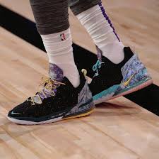 Our flx rewards program gives you free shipping on all orders, no minimum. What Pros Wear Lebron James Nike Lebron 18 Shoes What Pros Wear