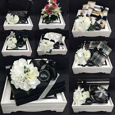 Tutorial gubahan dulang hantaran menggunakan bunga matahari dekorasi ala gaya rustic by. Pin By èŠ± ãƒªãƒŠ On Kahwin Kahwin Wedding Gifts Packaging Wedding Gift Boxes Wedding Gifts