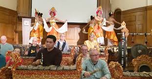 Gamelan bali tentu memiliki ciri khas. Budi Karya Sumadi V Twitter Disela Sela Acara Resepsi Diplomatik Imo Ke 31 Di London Saya Menyaksikan Teman Teman Bangsa Ingris Alat Musik Gamelan Bali Bangga Sekali Budaya Asli Indonesia Di Luar Negeri Tumbuh Dan