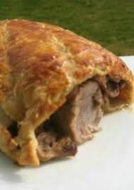 Lavez Et Detaillez Les Champignons En Lamelles Reservez Dans Une Poele Ou Une Coco Filet Mignon En Croute Croute Au Champignon Filet Mignon