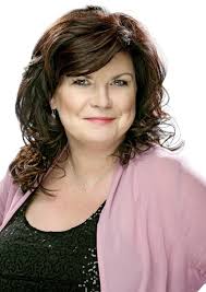Scottish Actors: Elaine C Smith persuades Susan Boyle to appear in musical