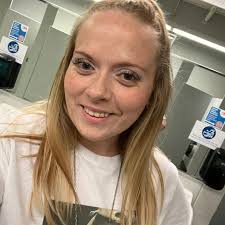 I'm near Paducah, KY and was promised by Jennifer Dawn McDowell a pug for  $300 cash. My boyfriend drove over 2 hours to pick her up cash in hand,  only to have