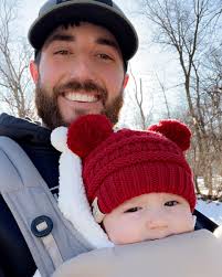 We are feeling extra blessed this Christmas season 🎄🙏🏼 Baby #2 is due in  early March❤️ We can't wait to watch Eloise become a big sister!  @cassandravoss1 #babynumber2 #godisgood #blessed #family #dream