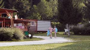 Kenne diese leider auch nicht. Fkk Eine Nacht Im Nudistencamp In Karnten Ze Tt