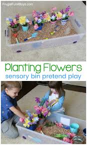 Sensory bin ideas for 1,2 and 3 year olds. 25 Spring Sensory Bins For Toddlers And Preschoolers Happy Toddler Club