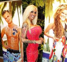 Reality television show that was broadcast on both the fox and mynetworktv channel networks. Det Er Klart Man Kommer Langt Med Et Godt Ydre Sadan Bliver Deltagerne Udvalgt Til Paradise Hotel Kultur Dr