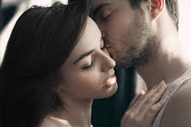 برچسب عکس بوسه یک عاشقانه آرام