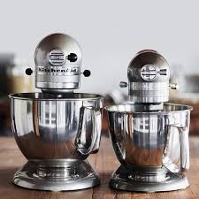 However, today's models have tons of power that can tackle the same blending tasks. Kitchenaid Artisan Mini Stand Mixer With Flex Edge Beater 3 Qt Williams Sonoma