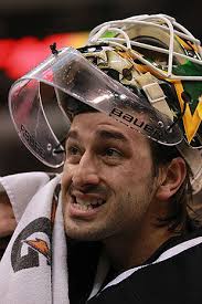 Sports in a Minute: Ex-Bruins goalies will be signing autographs in Methuen 