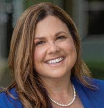 Gina Wakefield's Instagram, Twitter & Facebook