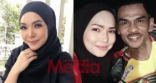 Rozita binti abu bakar (born march 9, 1971), better known by her stage name rozita che wan or che ta, is an actress, a former stewardess also former beauty queen who had won miss malaysia intercontinental 1992 and a publisher in malaysia. Isteri Lan Pet Pet Cantik Persis Anak Dara Media Hiburan