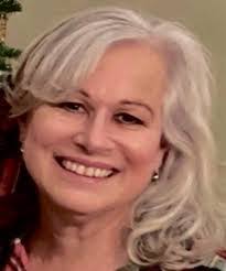 Lisa Burnham's Instagram, Twitter & Facebook