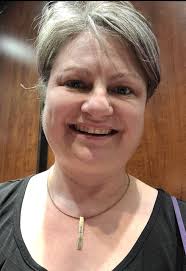 I lost my necklace today it clearly has my late mum in it, I don't care  about the chain just want my mum back please