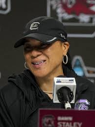 Dawn Staley, SC, bought $5,000 Ruth's Chris dinner for Norfolk State