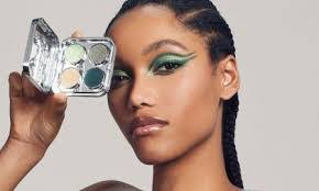 Carol Farina's Instagram, Twitter & Facebook