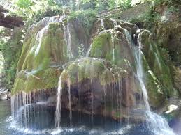 Cascada bigăr se afla la 83 de kilometri distanta de orșova, aproximativ 1 ora de parcurs cu mașina. DescoperÄƒ Romania Cascada BigÄƒr Trans Semenic È™i BÄƒile Herculane Cristi Grigore