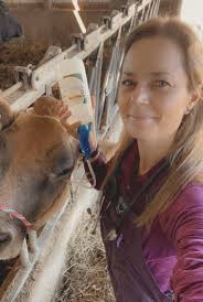 Meet Territory Manager, Aaron Richey! Born and raised in Columbus, Ohio,  Aaron has built an impressive 30-year career in the animal health industry.  Aaron's career began with a family-owned business that wholesaled