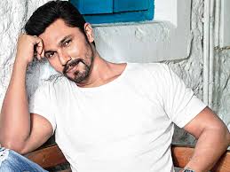 His mother, asha hooda, is a bjp politician and his father is a surgeon by profession. Randeep Hooda On Choosing Work That Challenges Him And Not Bothering About The Audience He S Performing For Telegraph India