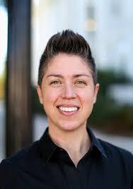 Justine Rees's Instagram, Twitter & Facebook