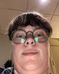 Alex Lindstrom's Instagram, Twitter & Facebook