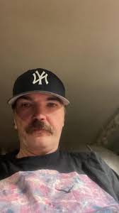 A cap query. The 59Fifty is advertised as New Era's on-field cap. All  players seem to have a curved brim while online or instore all you get is  flat brim. Where do