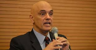 Além da prisão preventiva, moraes também autorizou operação de busca e apreensão de computadores e. Alexandre De Moraes Defende Investigar Declaracao De Eduardo Bolsonaro Money Times