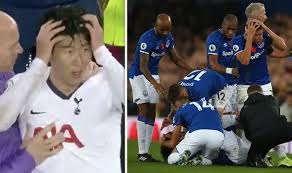 Tottenham hotspur stadium, london, england disclaimer: Andre Gomes Horror Injury Leaves Everton And Tottenham Players In Distress Football Sport Express Co Uk
