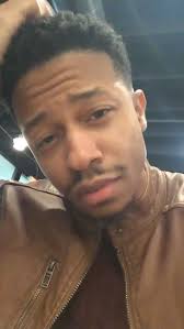 I’m glad Threads is finally getting DMs. I’m tryna shoot my shot. Y’all so  pretty