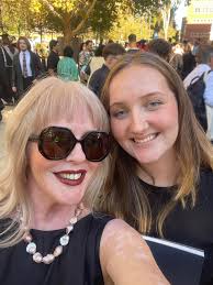 Hi everyone.. I've noticed mealy worms in my indoor pink syngonium plant…  how do I get rid of them, thank you 🙏 should I change the soil