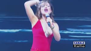 Anna Kooiman leg cross upskirt - Porn - EroMe