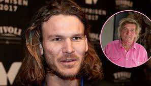 Emil Midé Erichsen modtager æresbevisning: Den Gyldne Sekstant og  Æresmedlemstitel