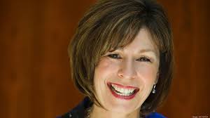 Sandy Sharon's Instagram, Twitter & Facebook