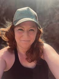 Rehiding......... Don't blink. @ Canyon Lake!!! Entrance to funtimes!!! ♡