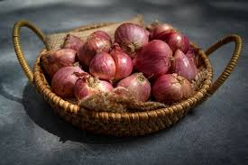 Mungkin ini solusi yang tepat buat kita yang kekurangan lahan tanam. Simak Cara Menanam Bawang Merah Di Rumah Halaman All Kompas Com