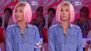Caterina balivo, cambio di look per la bella conduttrice partenopea. Caterina Balivo Con I Capelli Rosa Durante La Prima Puntata Di Detto Fatto Archivio Biccy It