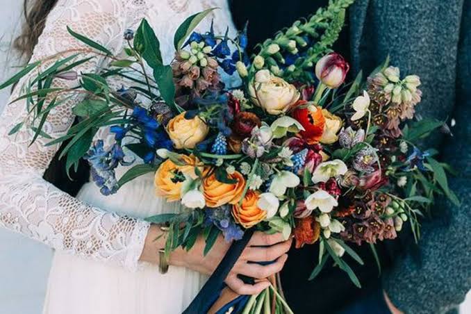 Winter Wedding Flowers: 23 Winter Wedding Bouquets - hitched.co.uk