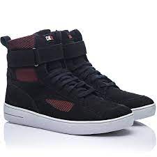 Além dos modelos de tênis feminino casual, há também opções de sapatênis feminino, para produções mais discretas e formais. Tenis Rock Fit Tokio Online