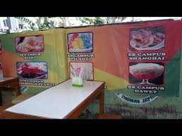 Misal jika sobat buat spanduk es kelapa muda dengan ukuran 2 x 1 maka cara menghitungnya adalah 2 x 1 x rp. Coba Peruntungan Di Kampung Halaman Mantan Awak Kapal Ini Jual Es Campur Trotoar Bangka Pos