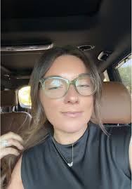 Jessica Mounce's Instagram, Twitter & Facebook