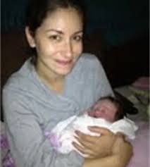 Baby Gallery with Captivating Photos of Birthing & Babies