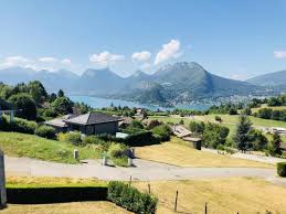 Trouvez les meilleurs prix sur des centaines de sites et réservez votre hôtel sur tripadvisor grâce à 10 312 avis sur talloires hôtels. Le Soleil Bleu F13 In Talloires France Reviews Prices Planet Of Hotels