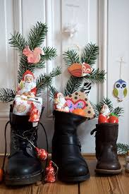 Dezember zu den kindern und jugendlichen in deutschland, nämlich am nikolaustag, dem tag an dem im kirchlichen inhaltsverzeichnis. Nikolaus Stiefel Deutsche Weihnachtstraditionen Weihnachten Gemutliche Weihnachten