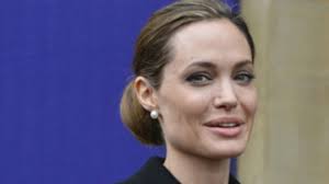 انجلينا جولي بدور الشريرة في فيلم ماليفسنت. Ù‡Ù„ ÙŠØ²ÙŠØ¯ Ø§Ø³ØªØ¦ØµØ§Ù„ Ø§Ù†Ø¬Ù„ÙŠÙ†Ø§ Ø¬ÙˆÙ„ÙŠ Ù„Ø«Ø¯ÙŠÙŠÙ‡Ø§ Ø§Ù„ÙˆØ¹ÙŠ Ø¨Ù…Ø±Ø¶ Ø³Ø±Ø·Ø§Ù† Ø§Ù„Ø«Ø¯ÙŠ Bbc News Ø¹Ø±Ø¨ÙŠ
