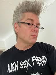 Commander's hairstyle inspired by Pike's coiffure