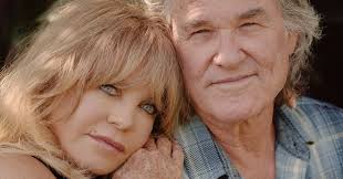 Goldie hawn was born on november 21, 1945, in washington d.c, to laura and edward rutledge hawn. Kurt Russell And Goldie Hawn A K A Mr And Mrs Claus The New York Times