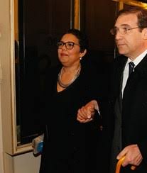 (pt) cet article est partiellement ou en totalité issu de l'article de wikipédia en portugais intitulé « pedro passos coelho » (voir la liste des auteurs). Pedro Passos Coelho Apoia A Mulher Na Luta Contra O Cancro A Ferver Vidas