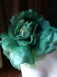Red green sky blue violet light green pink purple army green orange dark green light purple watermelon red dark purple emerald green navy blue lotus fluorescent green light gray peacock blue rose red dark blue blue. Emerald Green Rose Grand Millinery Silk Velvet Organdy For Etsy Rose Fascinator Silk Velvet